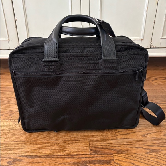 Tumi Alpha Expandable Organizer Laptop Brief - Picture 12 of 13
